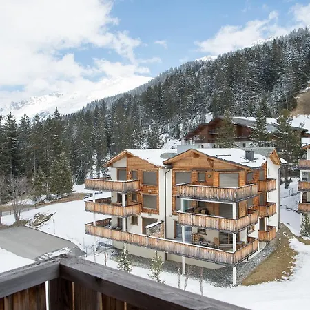 Alpine Chic At Rothorn Cable Car Appartement