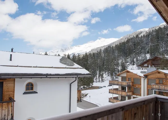 Alpine Chic At Rothorn Cable Car Appartement