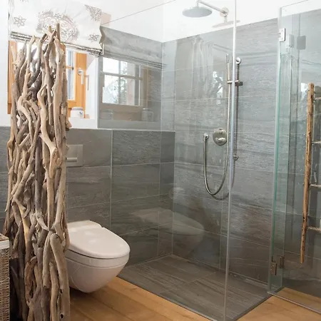 Flat Scalottas شقة *